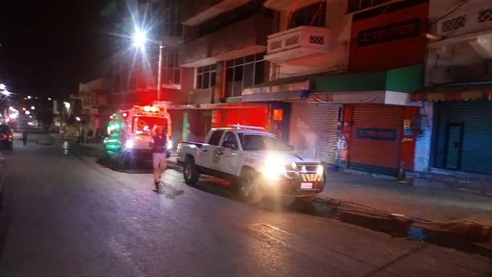 Se incendia dulcería en pleno centro de Izúcar