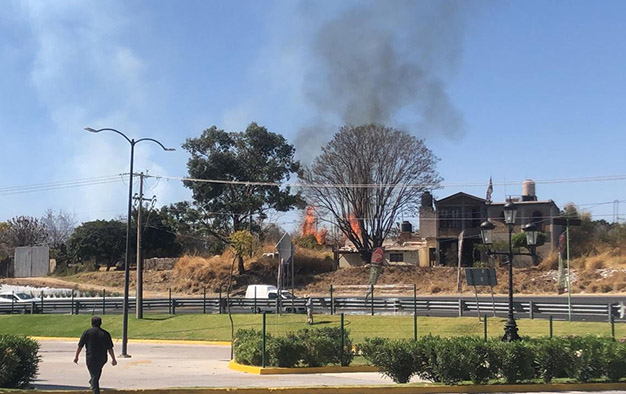 No paran los incendios de lotes en Atlixco; van 16 este año