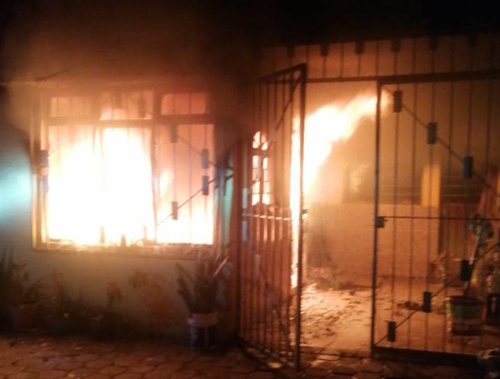 Ama de casa resulta lesionada al incendiarse su vivienda en Tehuacán  