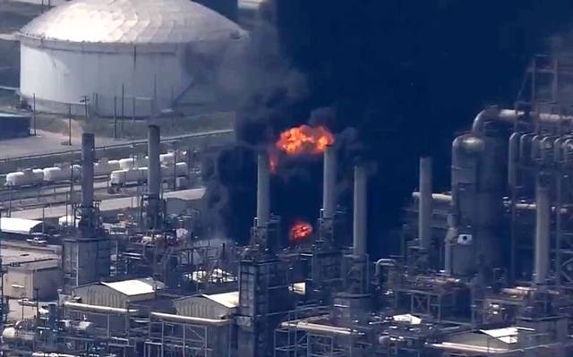 Niega Pemex que incendio en refinería Deer Park no afecta sus instalaciones