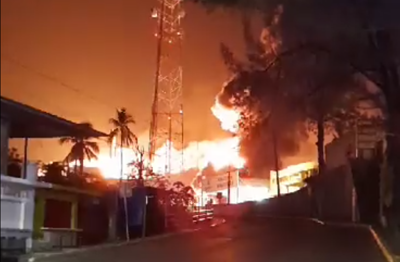 Controlan incendio en refinería Lázaro Cárdenas de Minatitlán