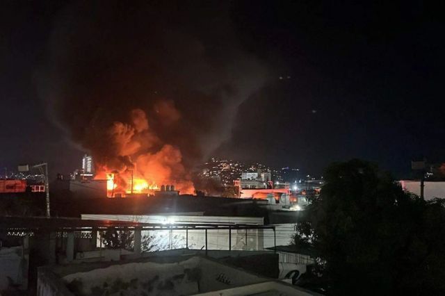 Incendio en el Mercado Central de Acapulco destruye locales 