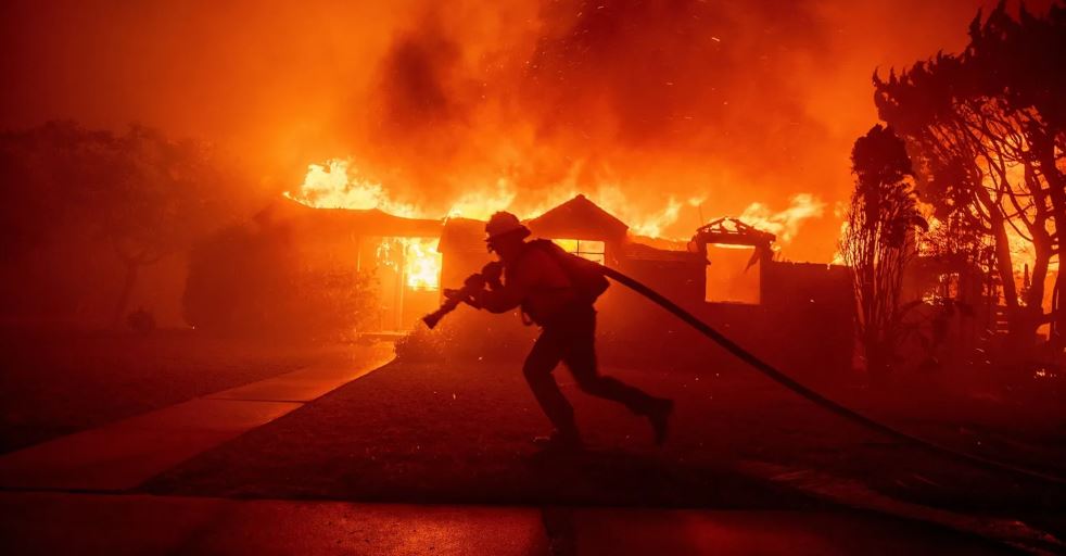 Por incendios forestales en California, Grammy y disqueras harán donaciones 