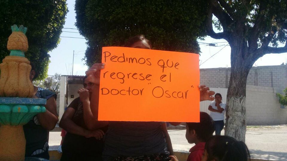 Protestan por falta de médico y mal servicio de salud en Necoxtla
