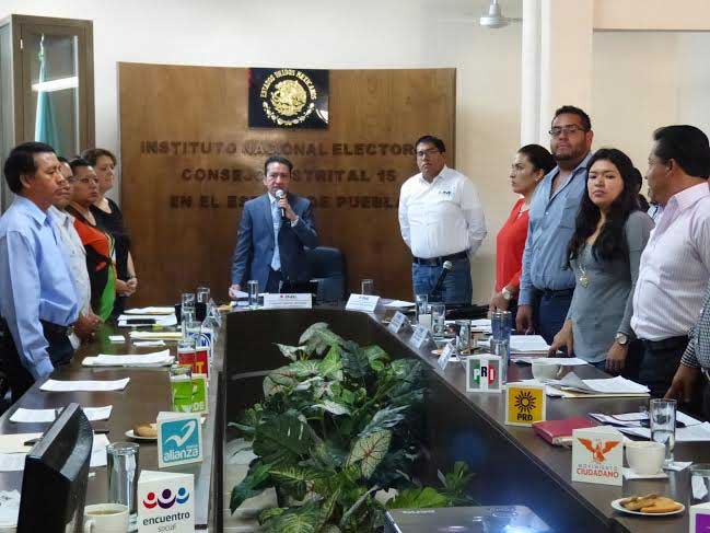 Amonesta INE a 2 candidatos en el distrito de Tehuacán