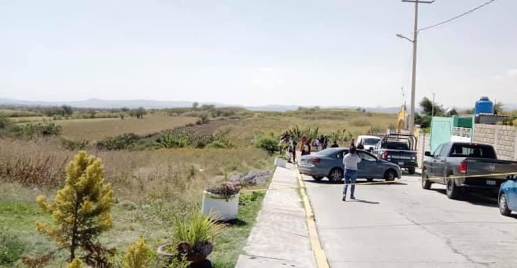 Hallan cadáver en lote baldío en Atlixco