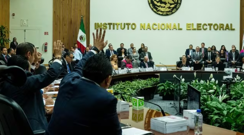 Crisis en el Tribunal y el INE