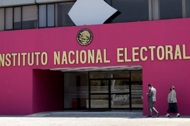 Propuesta de reforma electoral plantea recorte al INE y a partidos políticos