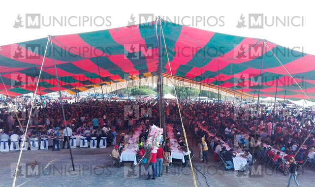 Inés Saturnino hace pachangones para alimentar a necesitados, dice