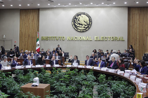 Pide Barbosa a aspirantes a cargos federales comportarse apegados a la ley