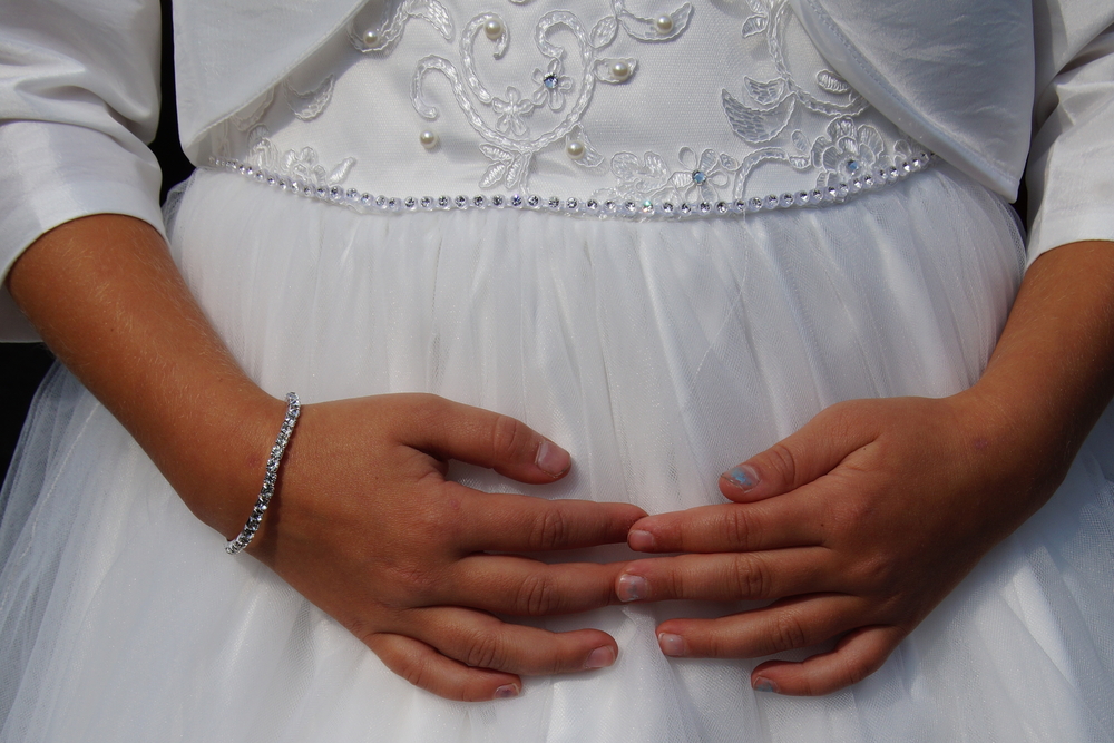 Aprueba Senado hasta 22 años de cárcel por matrimonios infantiles