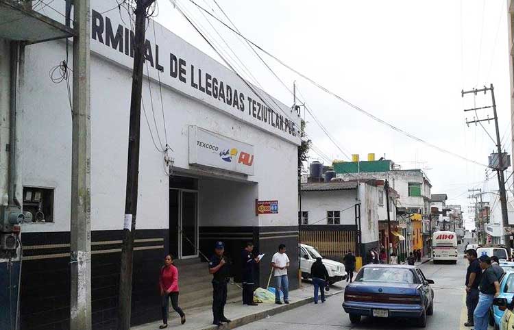 De un infarto muere mujer en la terminal de Teziutlán