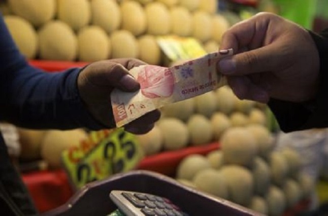 Menos inflación y más confianza del consumidor, reportan