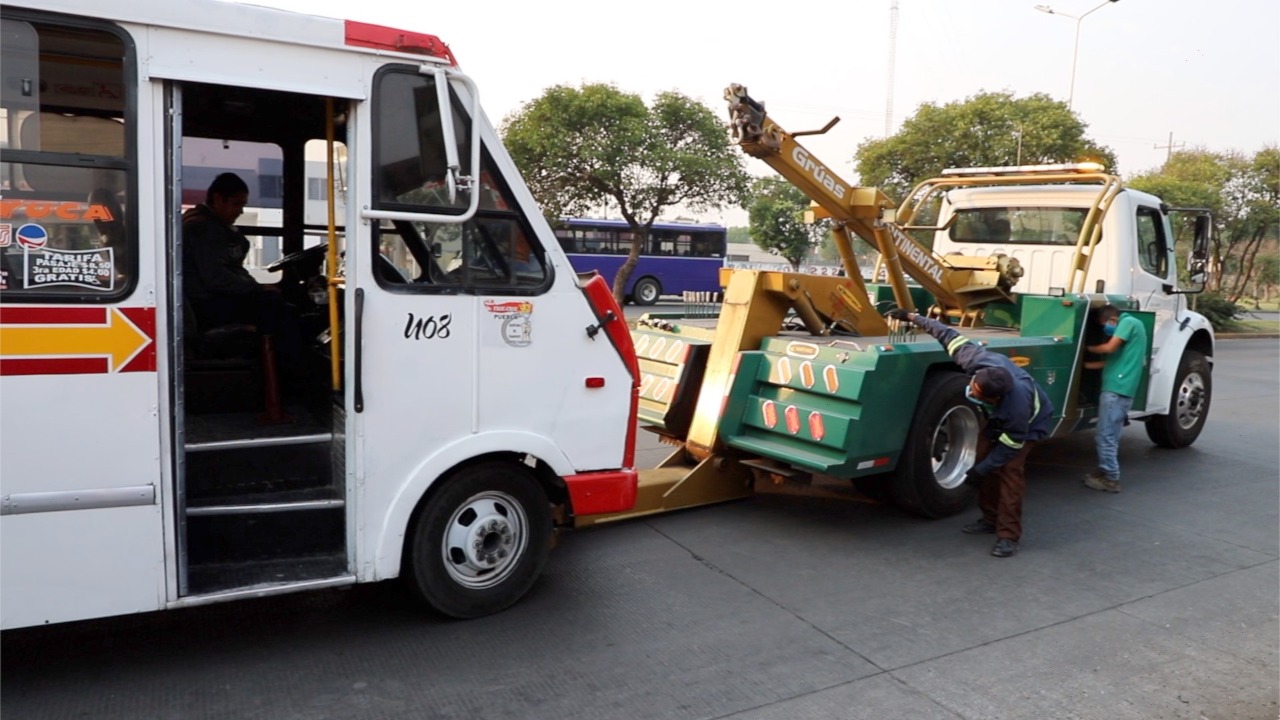 Infraccionan a 70 unidades del transporte público por sobrecupo en Puebla