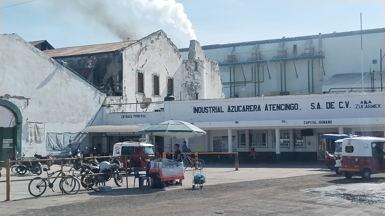 Suman 300 despidos en el Corporativo Zucarmex en Chietla