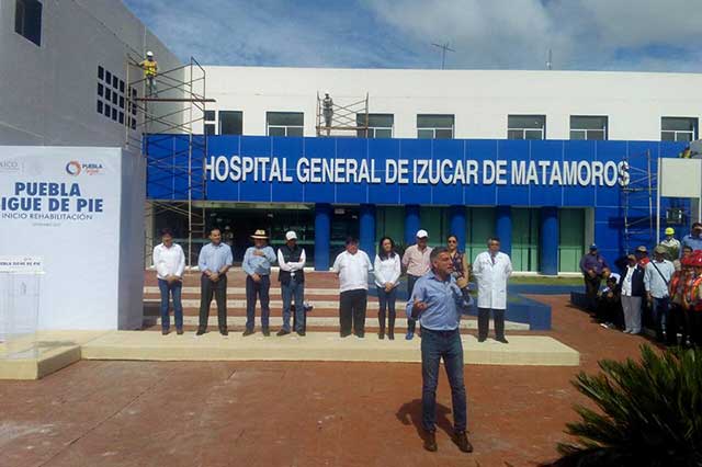 Evacúan Hospital General de Izúcar por olor a gas