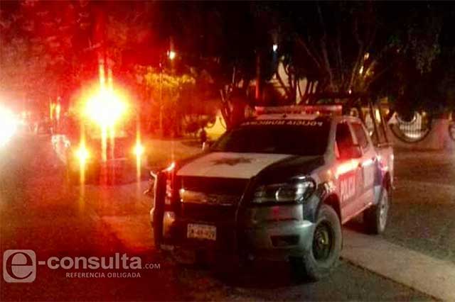 Policías evitan linchamiento de dos jóvenes en Tehuacán