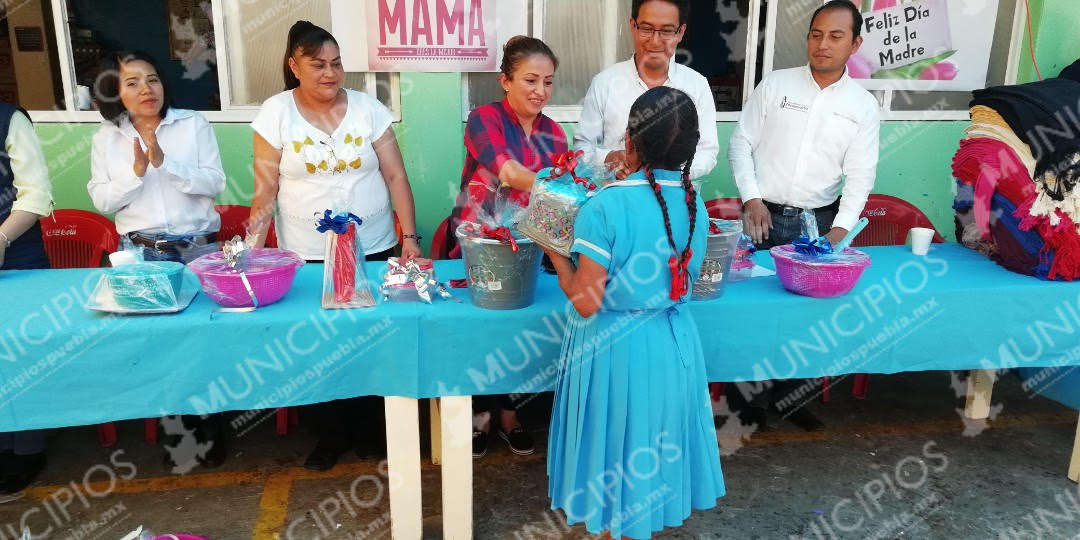Internos de Zacapoaxtla celebran día de las madres