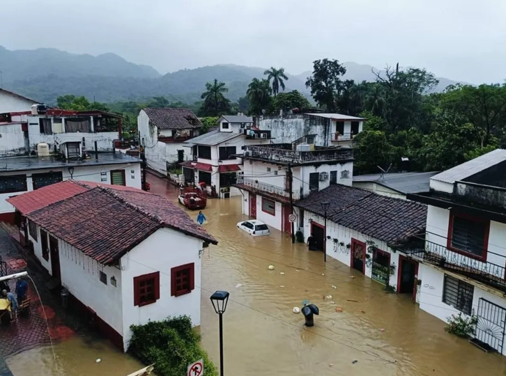 Pueblo Mágico de Tapijulapa se inunda por desbordamiento de ríos