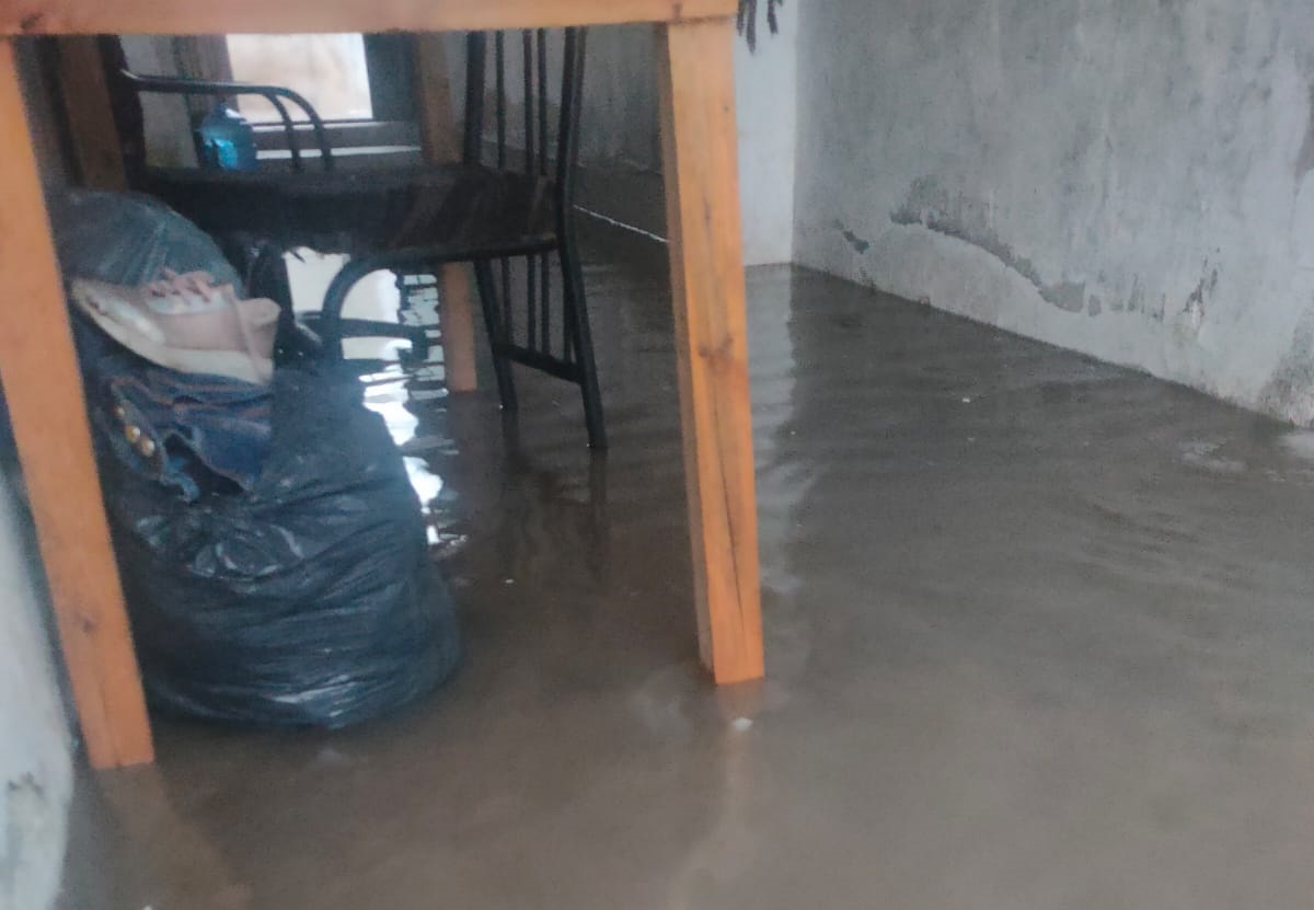 Se inundan varias viviendas en Huixcolotla por las fuertes lluvias