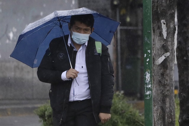 Prevén altas temperaturas y chubascos en Puebla