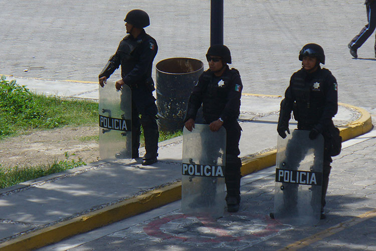 Investigan a 15 policías de Tehuacán por robos y abusos