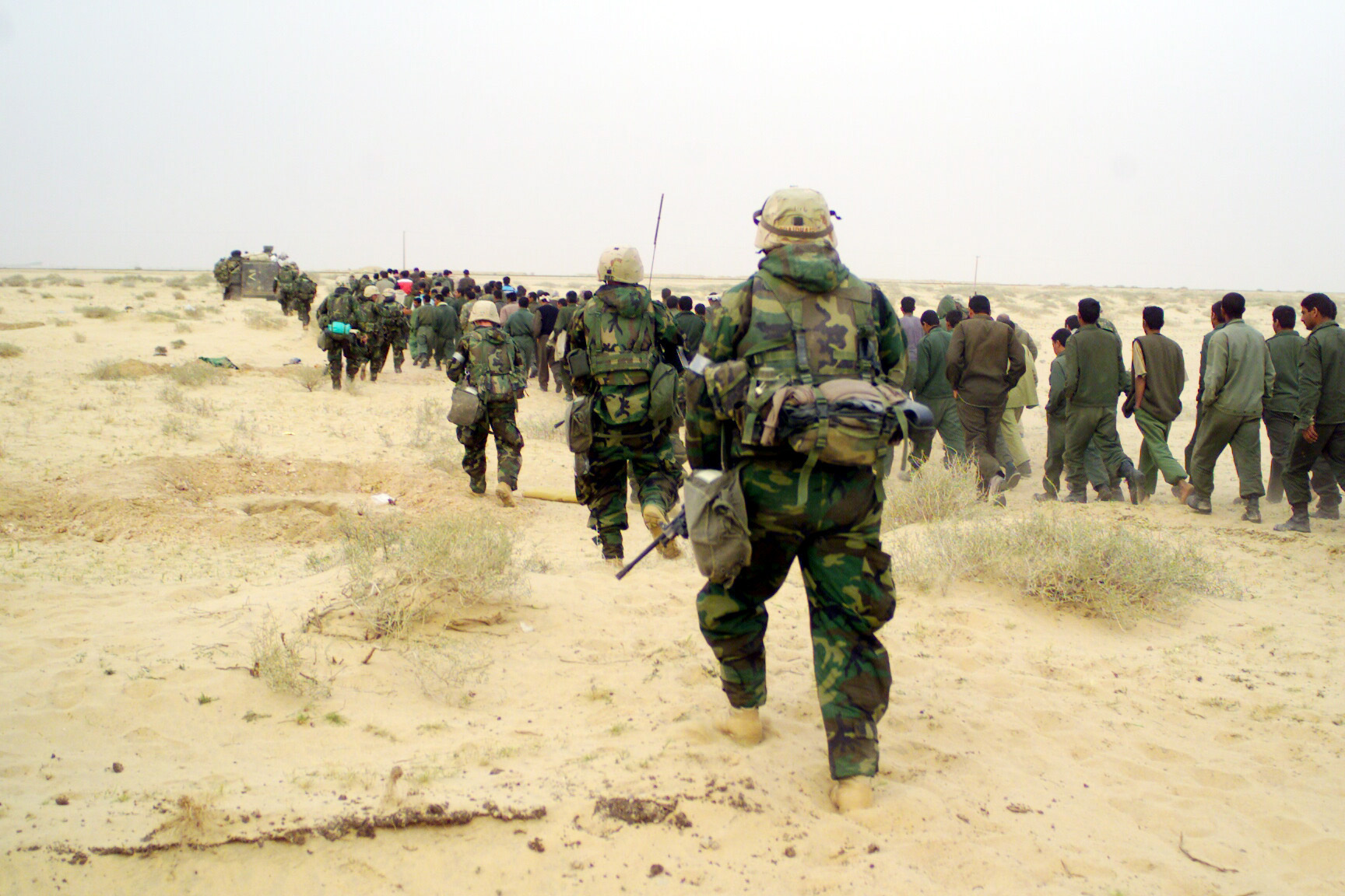 Atacan con misiles base militar de EU en Irak; hay heridos