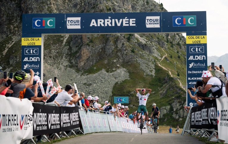 A la historia, Isaac del Toro conquista el Tour de Francia Sub-23