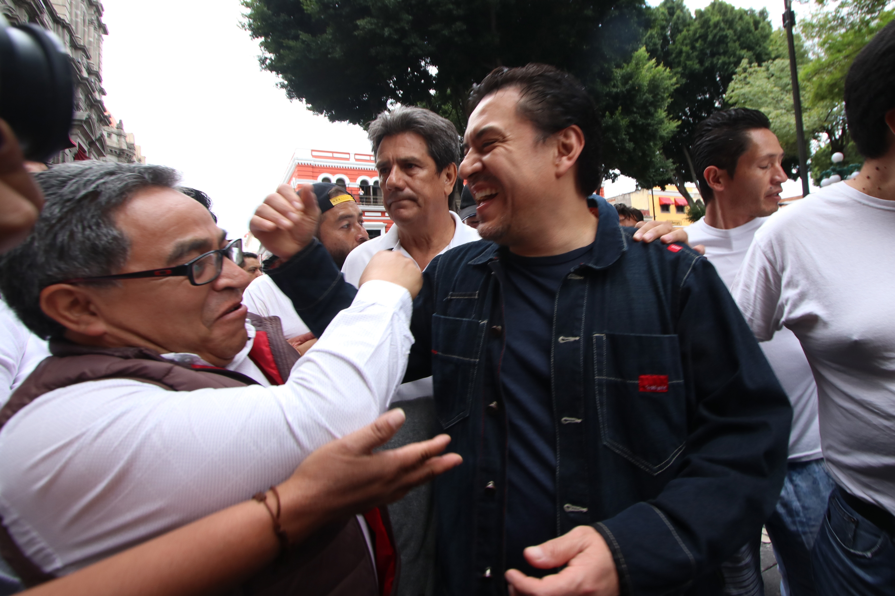 Israel Pacheco busca calar a la alcaldesa de Puebla