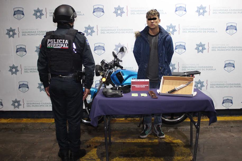 Le robaron mochila con dinero y fueron detenidos en la colonia SNTE