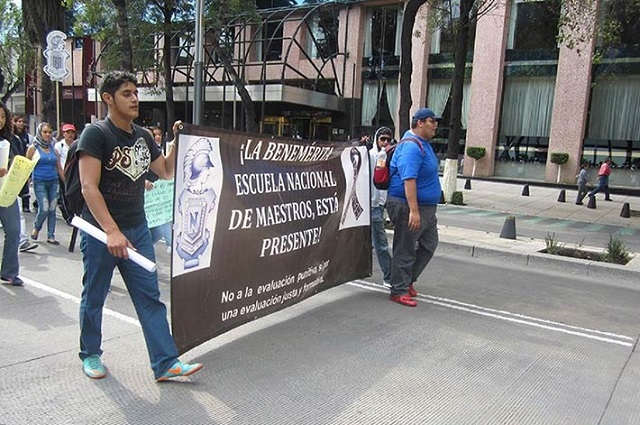 Egresados de la normal de Ixcaquixtla podrán obtener su título en 60 días