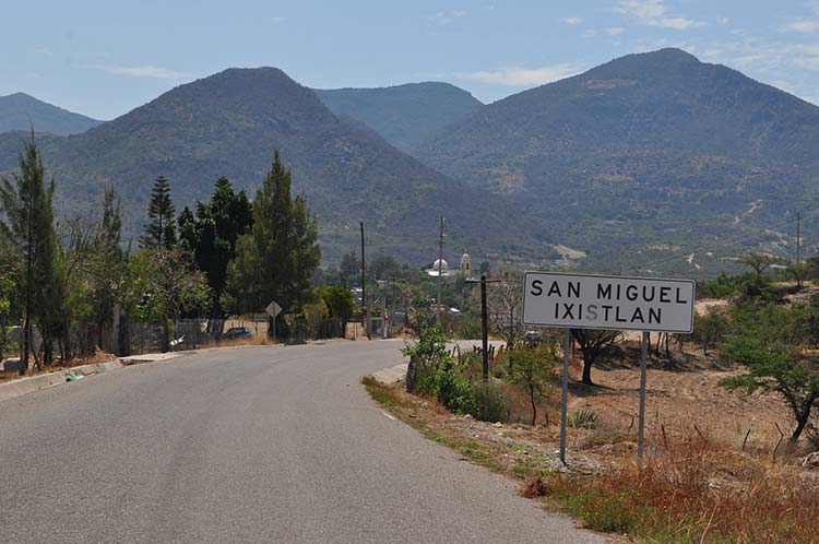 Suplen autoridades municipales funciones del MP en San Miguel Ixitlán