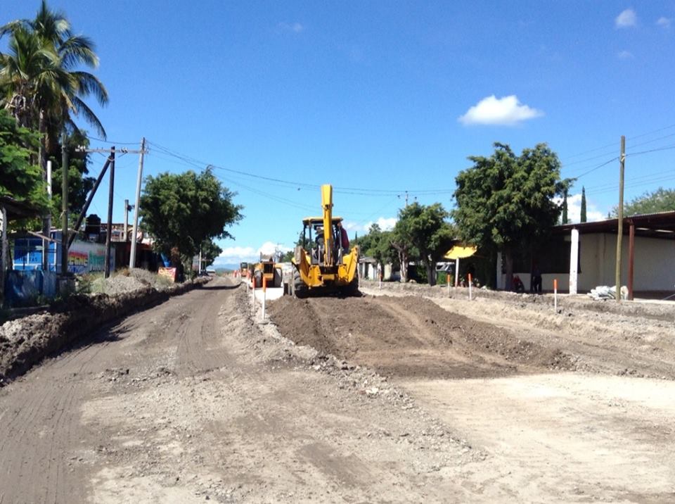 Inician reconstrucción del tramo carretero en Casa Blanca