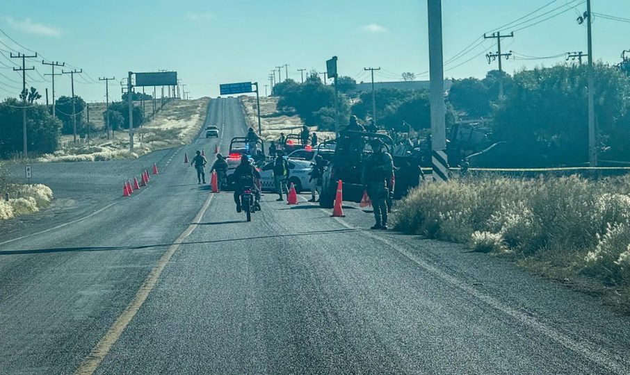 Dejan cinco cuerpos decapitados en carretera de Jalisco