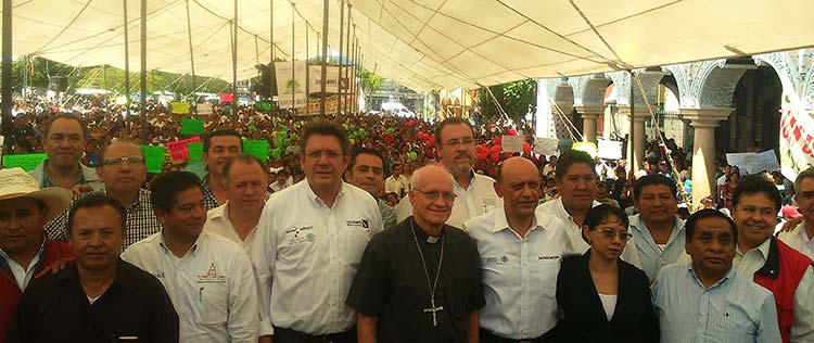 Familias de la Sierra Negra reciben programas federales