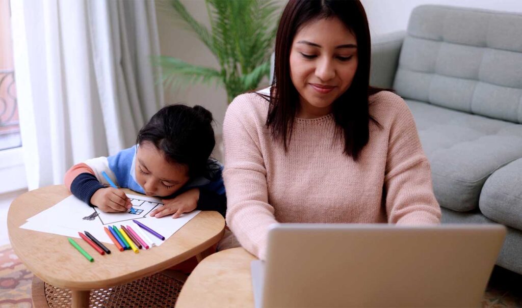 Mujeres están al frente del 30% de los hogares mexicanos