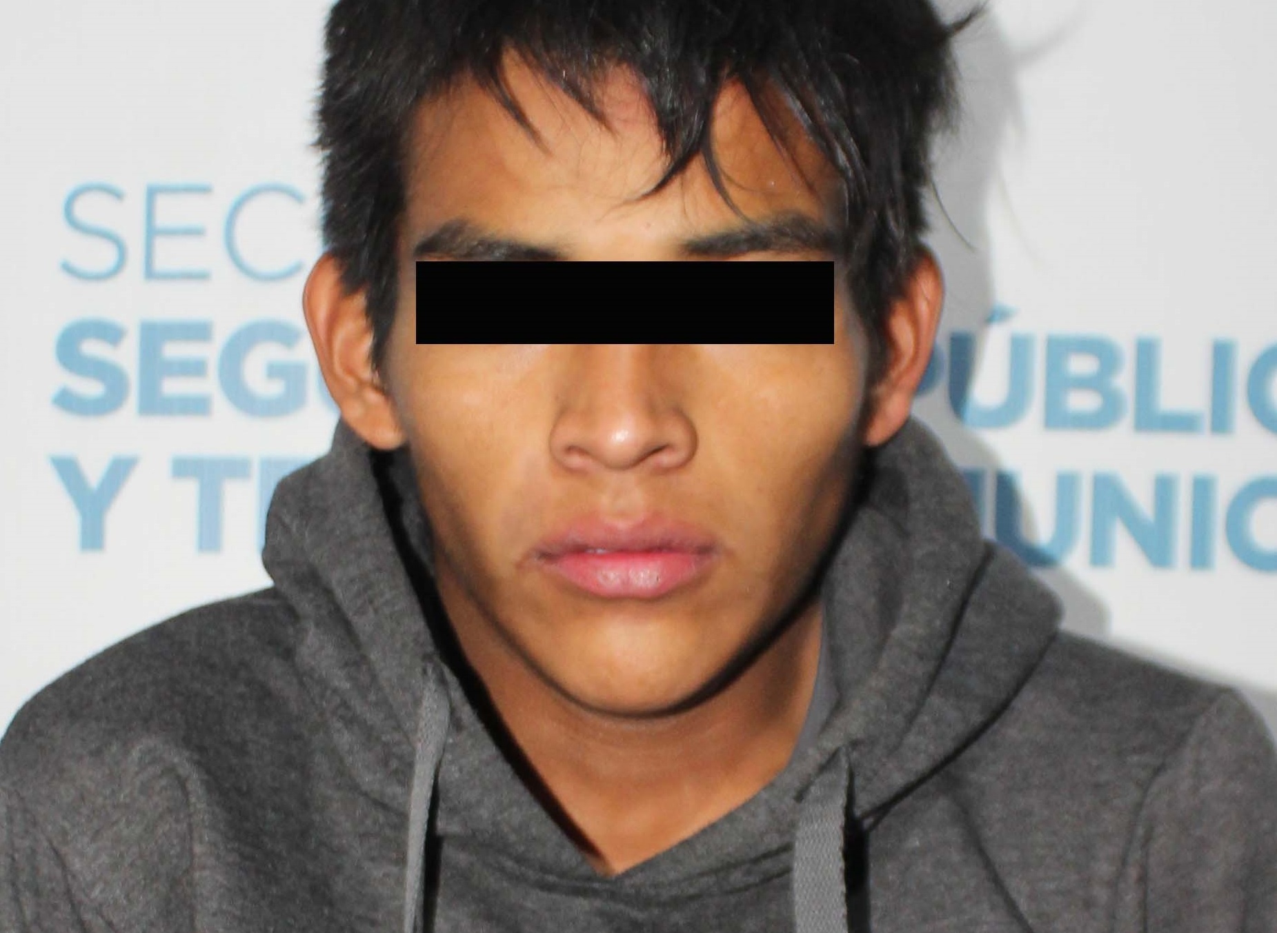 Tras persecución en Xonaca los detienen con dosis de crack