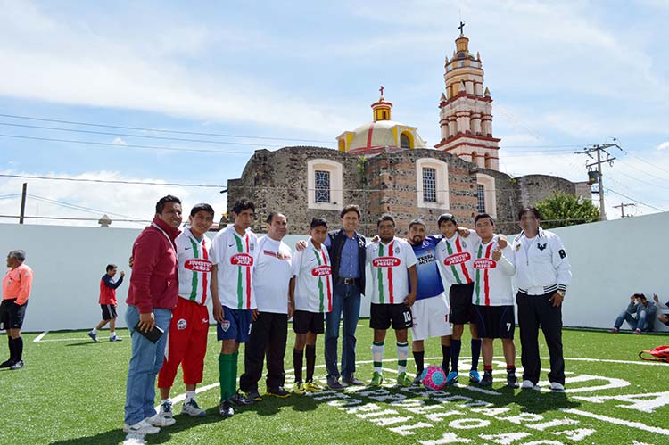 José Juan inaugura el Parque Deportivo Cenyeliztli