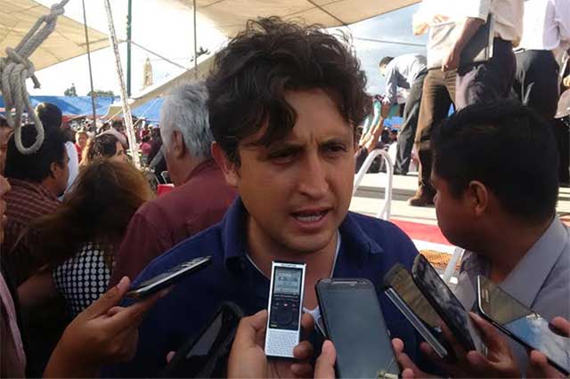 José Juan acusa golpeteo político durante su gira por San Pedro