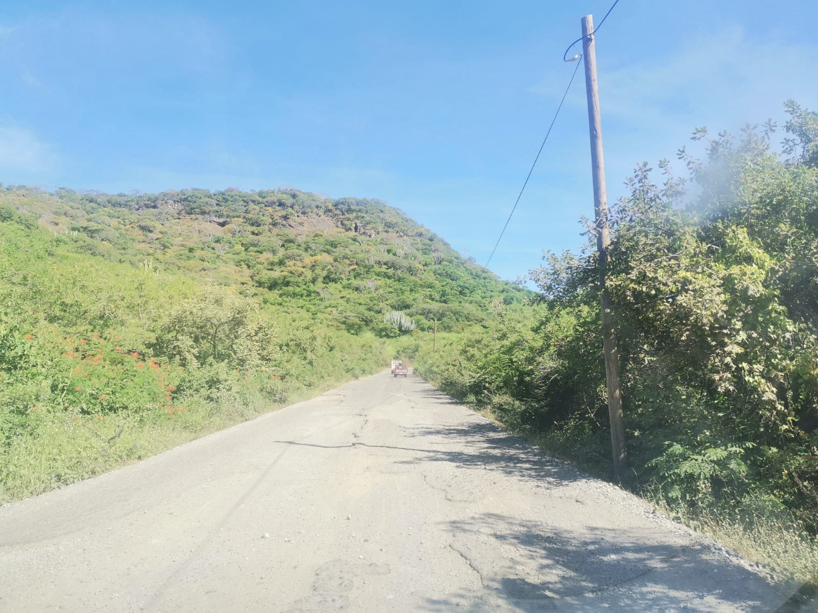Cuelgan narcomantas en límites de Jolalpan y Teotlalco