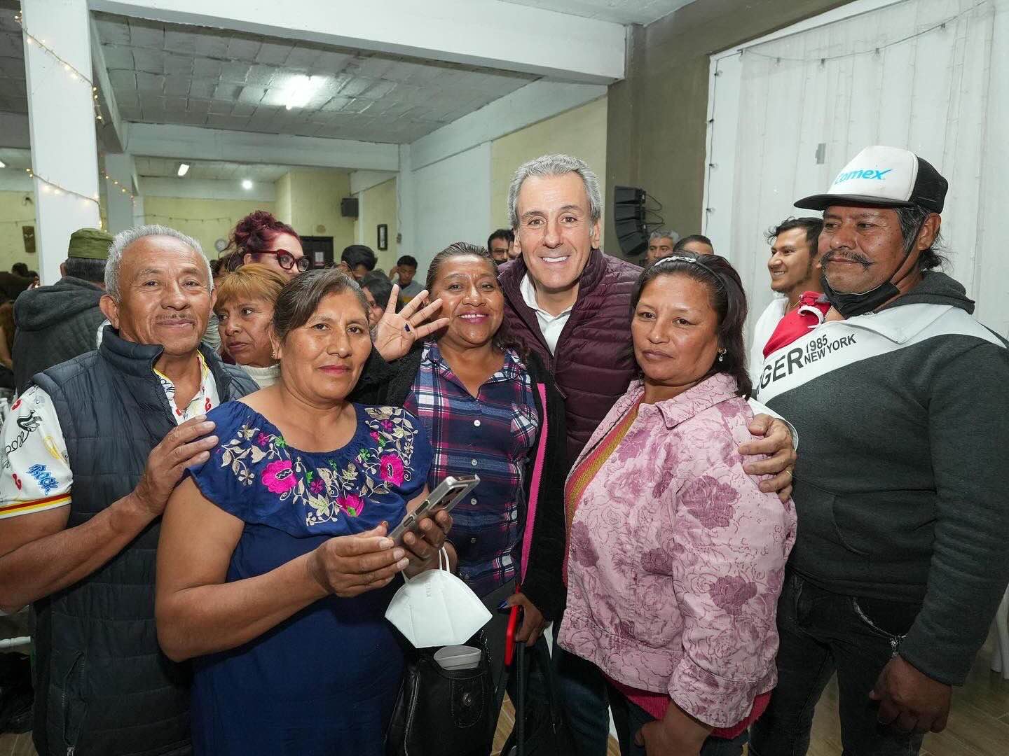 José Chedraui escucha necesidades de vecinos del sur de Puebla