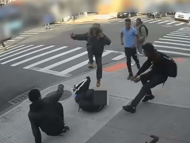 VIDEO Pandilla golpea salvajemente a quinceañera