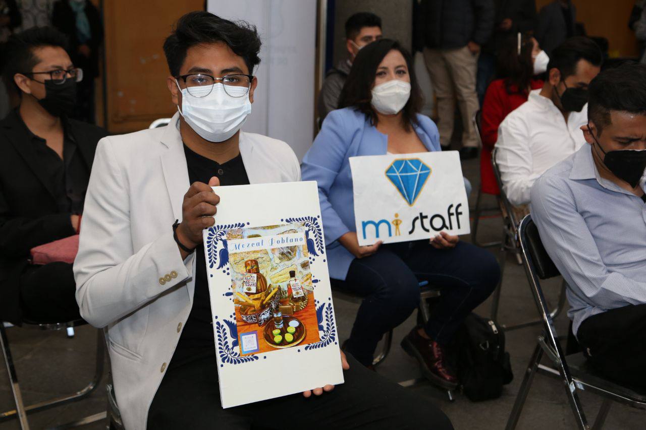 Jóvenes poblanos compiten con 20 proyectos de emprendimiento