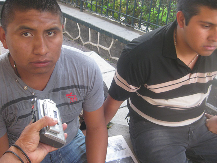 Normalistas de caso Ayotzinapa realizan foro en Izúcar
