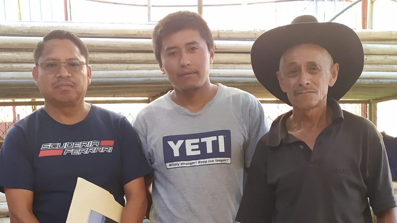 En Pahuatlán entregan programas sociales bajo favoritismo