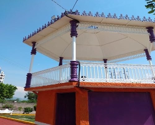 Remodelan kiosco en La Unión del municipio de Tecomatlán