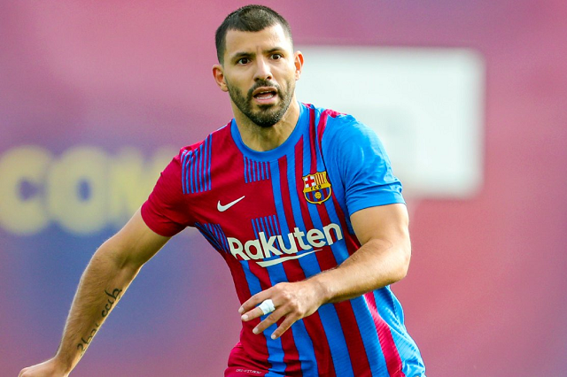 Entre lágrimas Kun Agüero se despide del futbol