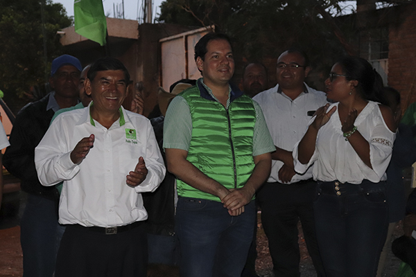 Presentan Kuri y Tepole programa de bacheo en Tehuacán