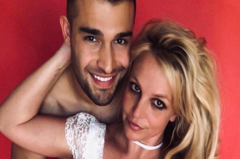 El novio de Britney reacciona al embarazo de su prometida
