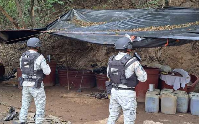 Descubren laboratorio clandestino de drogas en Tamazula